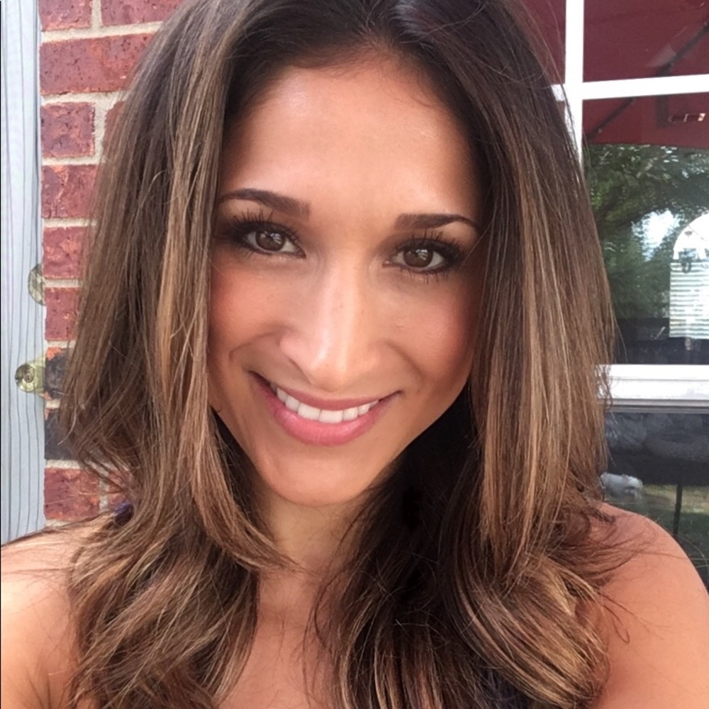 Meet your Posher, Nicole